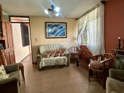 CASA EN VENTA EXCELENTE ESTADO LAS HERAS