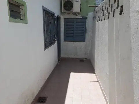Casa 10 ambientes con 3 baños