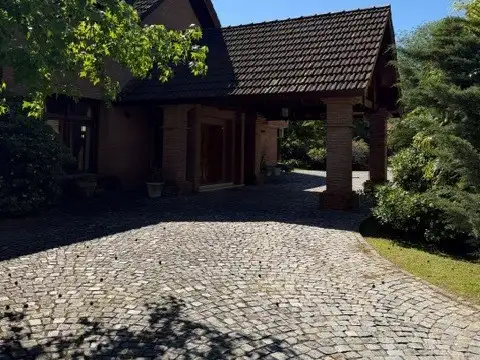Casa en Alquiler de 5 dormitorios