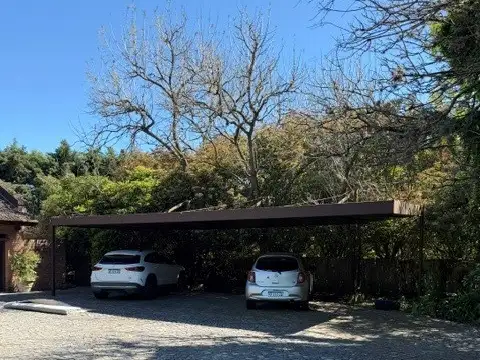 Casa 8 ambientes con 8 baños