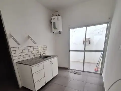Depto Tipo Casa en Alquiler de 1 dormitorio