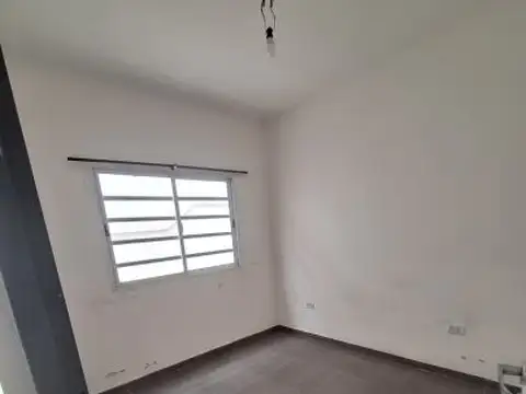Depto Tipo Casa en Alquiler en San Justo, $ 350.000