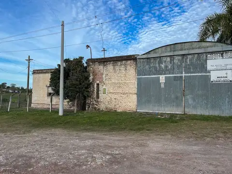 Galpón, Casa y Terreno en Bv. Brown, Victoria