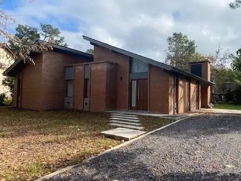 Venta de casa en CC Los Quinchos   Apto Credito - 100