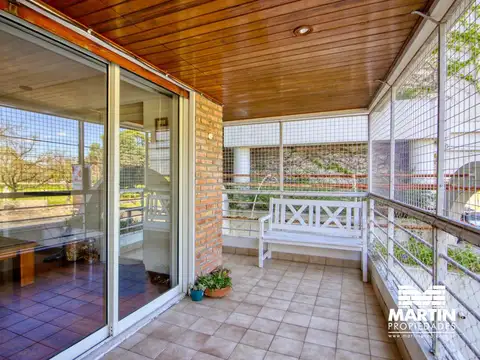 Departamento en venta en acassuso - Semi piso en excelente ubicación