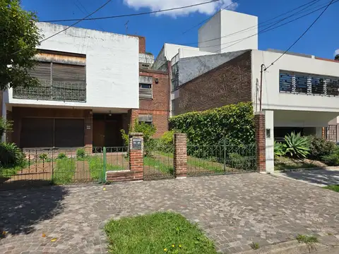 PH en planta alta con gran potencial, Ideal inversión o refacción total- En Venta