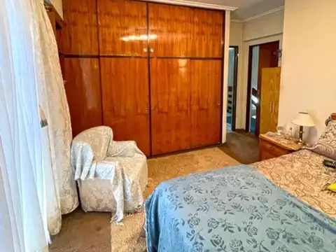 Casa 5 ambientes con 4 baños