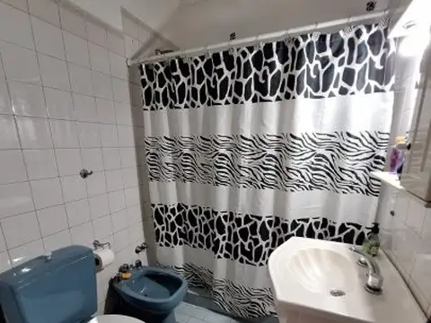 Casa 6 ambientes con 1 baño