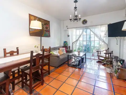 PH 4 AMB AL FRENTE CON DOS BALCONES Y PATIO