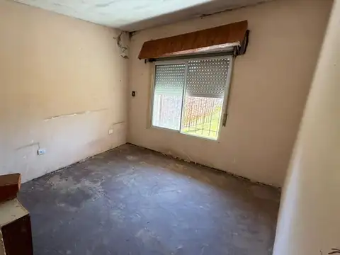 Casa 2 ambientes con 1 baño