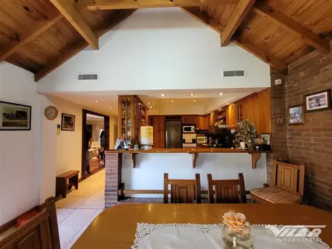 Casa en Venta en Barrio Parque, USD 550.000