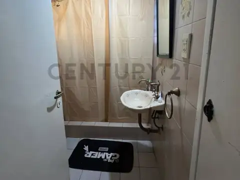 VENTA CASA 4 AMBIENTES CON JARDIN Y DEPTO/QUINCHO