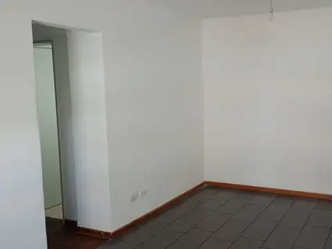 Dpto renovado amplias dimensiones 3 Dorm.