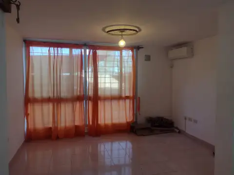 Departamento en Alquiler en Villa De Mayo, $ 750.000