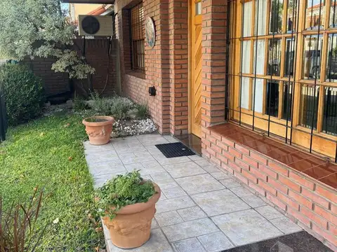Casa en Venta en Bernal, USD 235.000