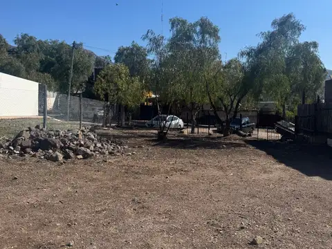 Terreno / Lote en venta de 450m2 ubicado en El Challao