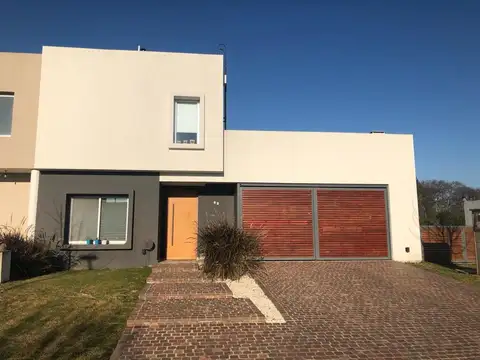 Casa En venta En Barrio Hudson Chico Berazategui