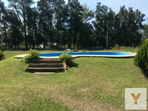 Casa en venta - 2 dormitorios 1 baño - 100 mts2 cubiertos - Abasto