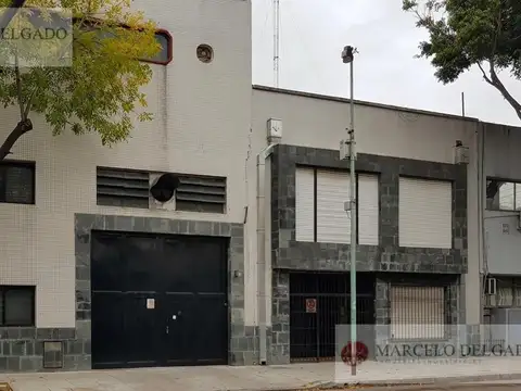 Galpón - Depósito 1.450 m² c/ Oficinas, Doble Acceso y Red de Incendio – Pompeya - Alquiler