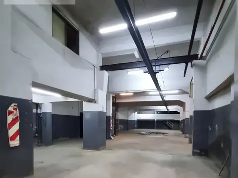 Galpón - Depósito 1.450 m² c/ Oficinas, Doble Acceso y Red de Incendio – Pompeya - Alquiler