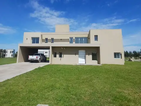 Casa 5 ambientes en La Providencia Resort y Country club, Canning