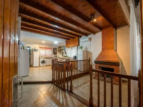 Venta Casa 3 Dorm. + Lote Libre 314 m²   Garin