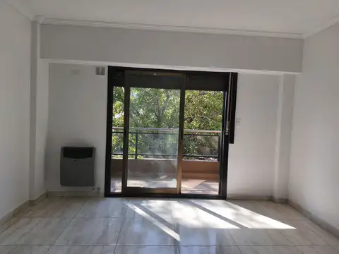 Departamento 2 Ambientes en Inmejorable Ubicación – Av. Mitre 1660, Avellaneda