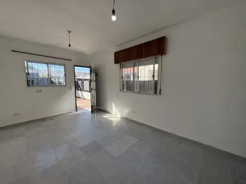 Depto Tipo Casa en Alquiler de 2 dormitorios