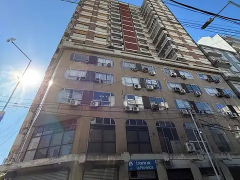 AVELLANEDA CENTRO 2 AMBINETES AL FRENTE MUY LUMINOSO