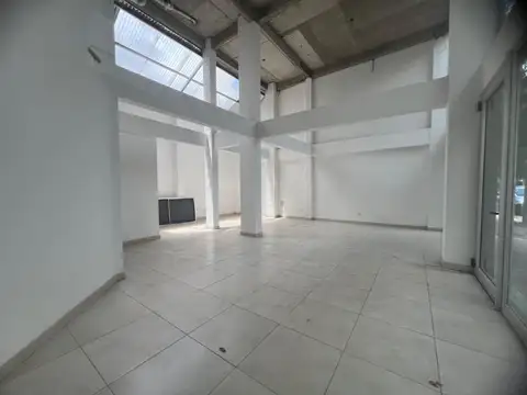 Local en Alquiler en Plaza Mitre, $ 1.500.000