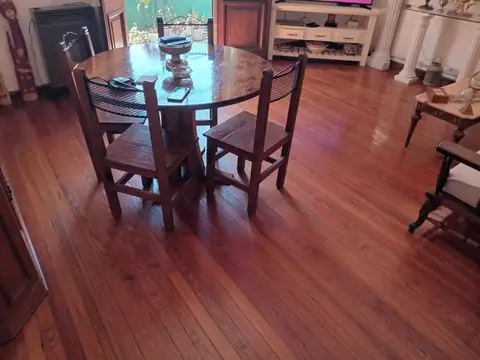 Sarmiento 100, Piso 1