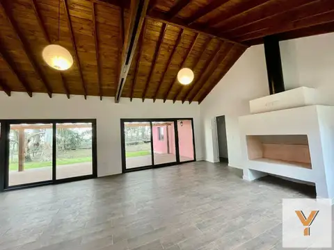 Casa en venta - 3 Dormitorios 2 Baños - Pinamar
