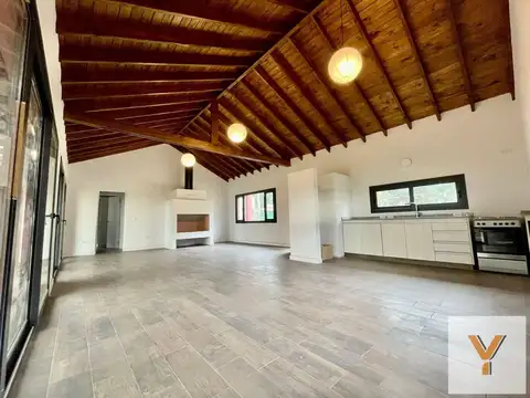 Casa 4 ambientes con 2 baños