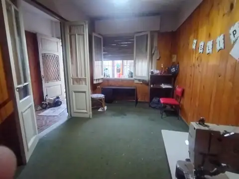 Casa 5 ambientes con 1 baño