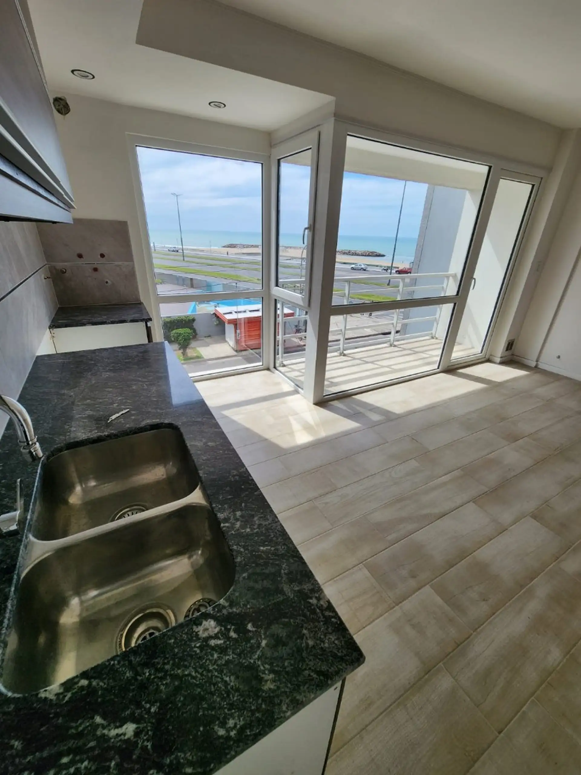 Depto en Venta 2 amb, 53m² con balcón y vista al mar — Parque Luro