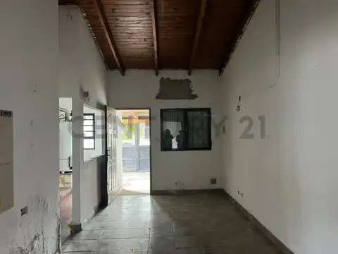 Av 7 e/ 83 y 84 , Piso 0