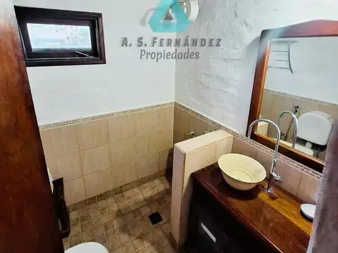 Casa 5 ambientes con 3 baños