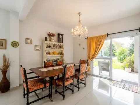 Casa en Venta con 1 cochera