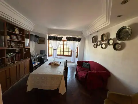 Venta Departamento Balvanera 4 Ambientes con Dependencia