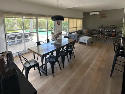 Casa 5 ambientes con 3 baños