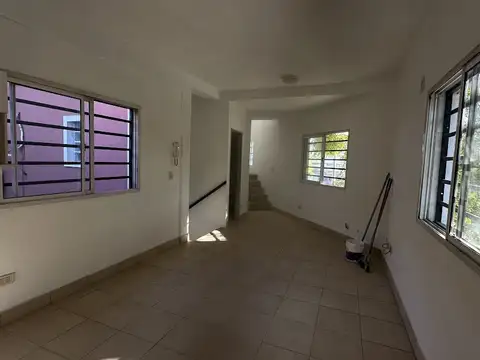 Depto Tipo Casa en Venta de 3 dormitorios