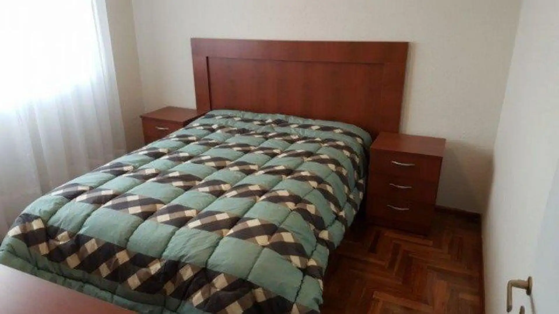 3 AMBIENTE EXTERNO CON BALCÓN FRANCÉS