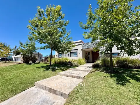 Casa en Venta en El Naudir, USD 380.000