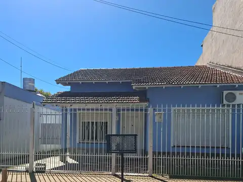Casa Sobre Lote de 380 m² en Venta en H Boulogne Apto Credito!