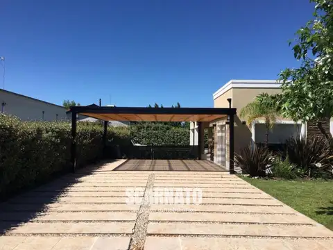 Casa en Alquiler en Countries y Barrios Cerrados en Esteban Echeverria, USD 1.500