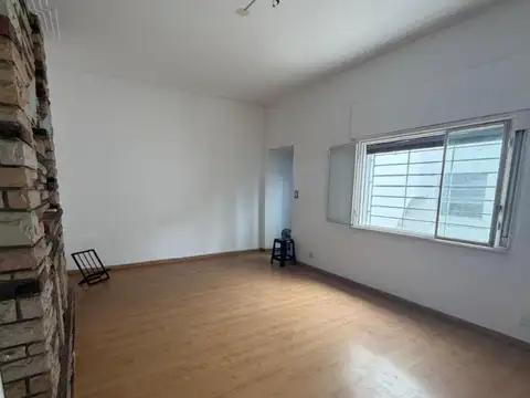 PISO UNICO 4 AMBIENTES CON PATIO TZA  FRENTE  QUINCHO BUENO