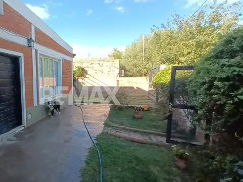 ALQUILER CASA 2 DORMITORIOS - CENTENARIO