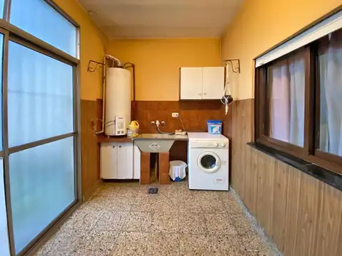 CASA - 4 AMBIENTES CON LOCAL - MERLO - OPORTUNIDAD!