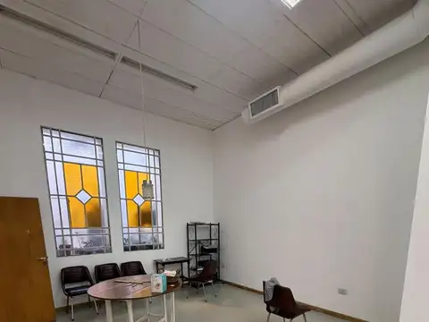 Casa 11 ambientes con 4 baños