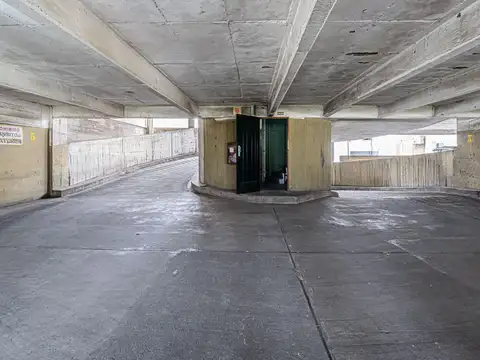 Cochera cubierta - Recoleta - Venta